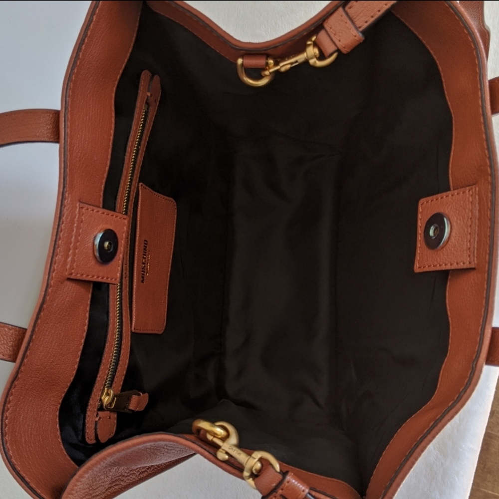 🎁 GIFTED Moschino Pebbled Leather Tote Crossbody - Picture 7 of 8